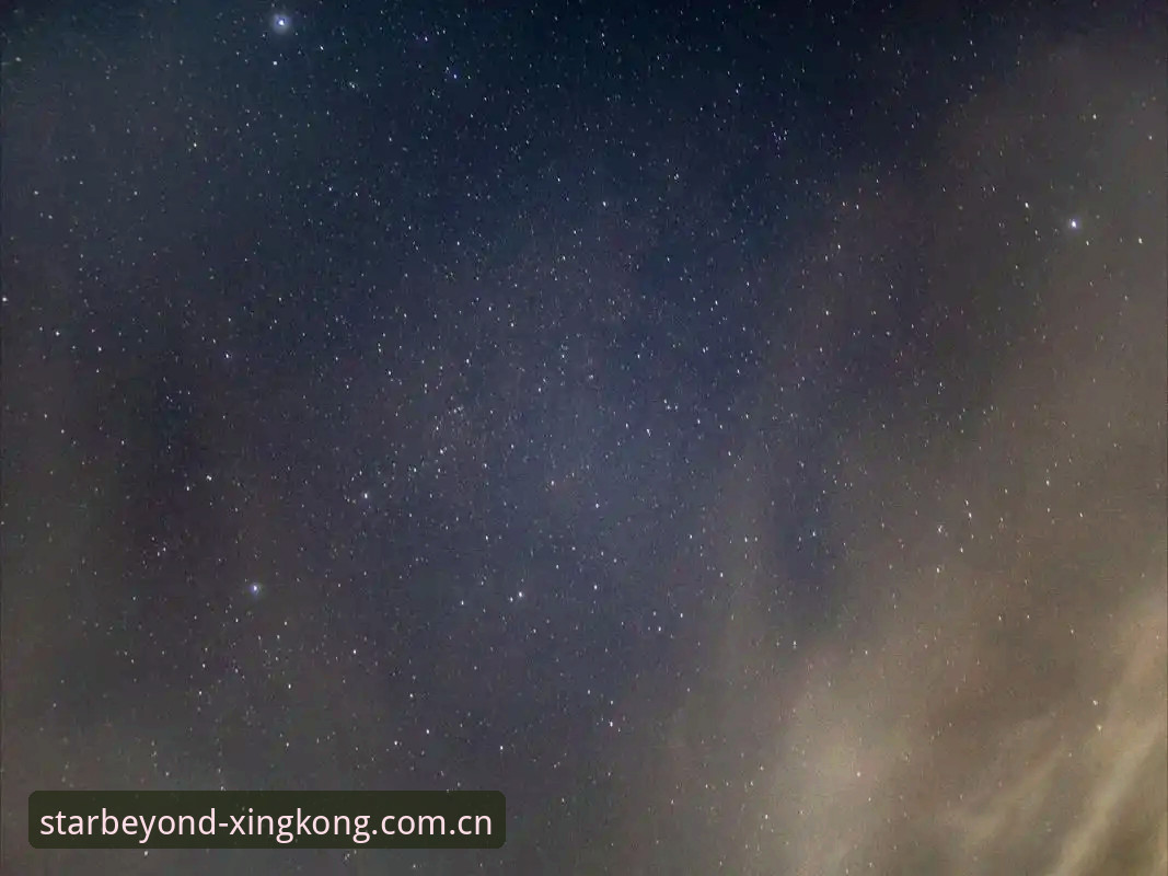 XINGKONG星空中国首页 XINGKONG星空中国首页 vs 普通赛事平台:哪种更适合你的深夜看球习惯?